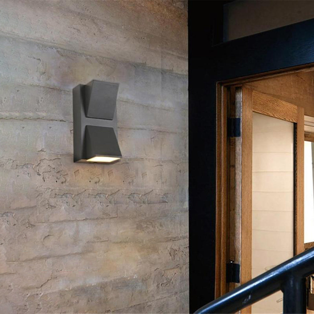 Moderne Wandlamp Buiten Zwart Metaal LED IP65 Waterdicht Verlichtingsarmatuur voor Tuin Gang Entree Terras | Sulvida