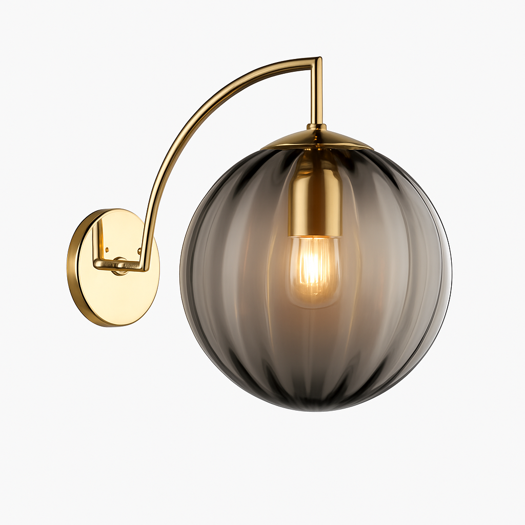 Wandlamp goudkleurig met glazen bol rookglas Ø17,5cm industrieel modern stijlvolle sfeerverlichting woonkamer gang | Sulvida