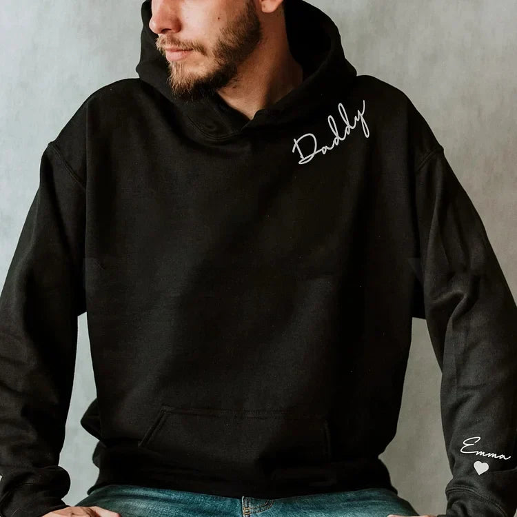 Gepersonaliseerde hoodie met kindernamen op mouw cadeau voor moeder en vader stijlvol en comfortabel | Sulvida