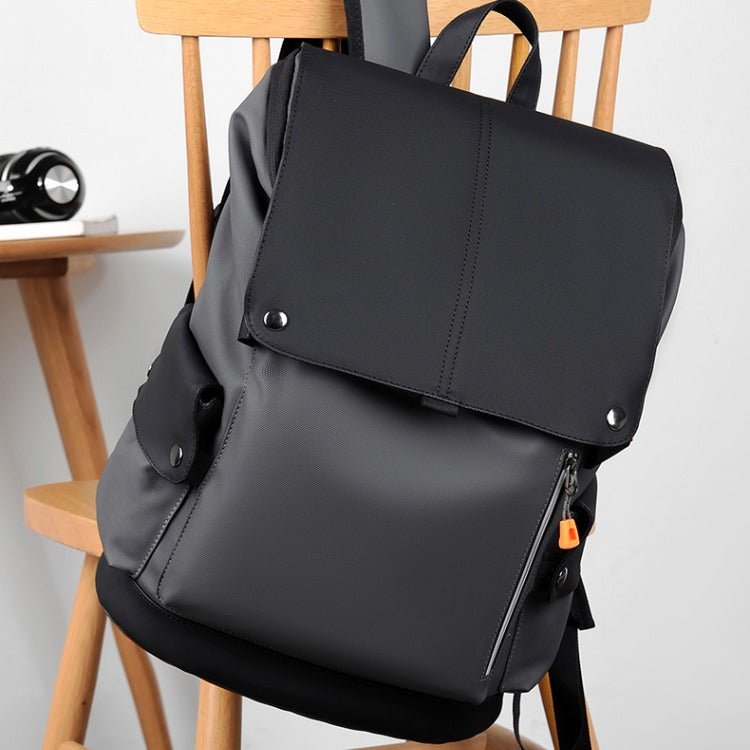 Waterbestendige Rugzak 25 Liter met USB-Oplaadpoort Laptopcompartiment Zwart Grijs Werktas Schooltas Reistas | Sulvida