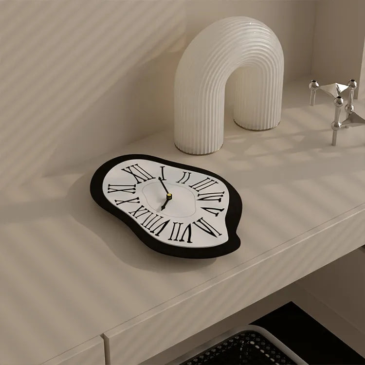 Wandklok met artistieke cijfers surrealistisch design in acryl voor woonkamer werkkamer klok stil uurwerk | Sulvida