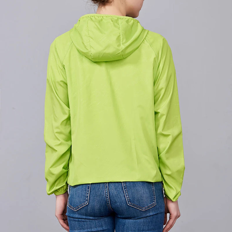 Veste softshell légère et imperméable, respirante et coupe-vent, pour la randonnée en extérieur, pliable, compacte et fonctionnelle | Sulvida