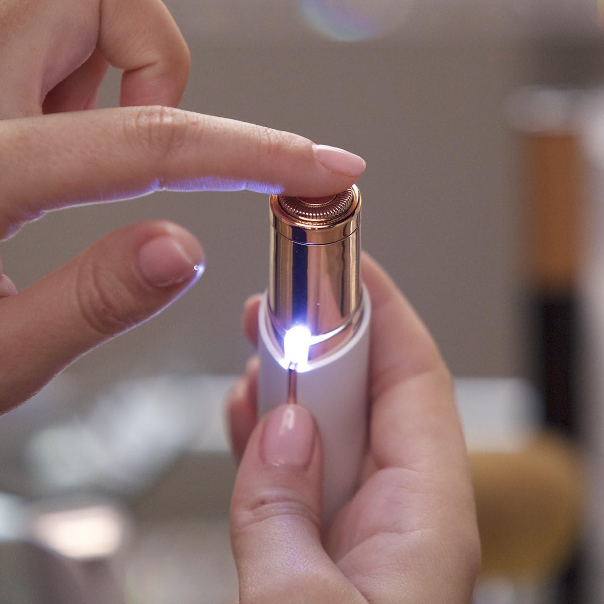 Precisie Gezichtstrimmer voor Fijn Gezichtshaar Dames Compact Batterijaangedreven Hygiënisch Ontharen Gezicht | Sulvida