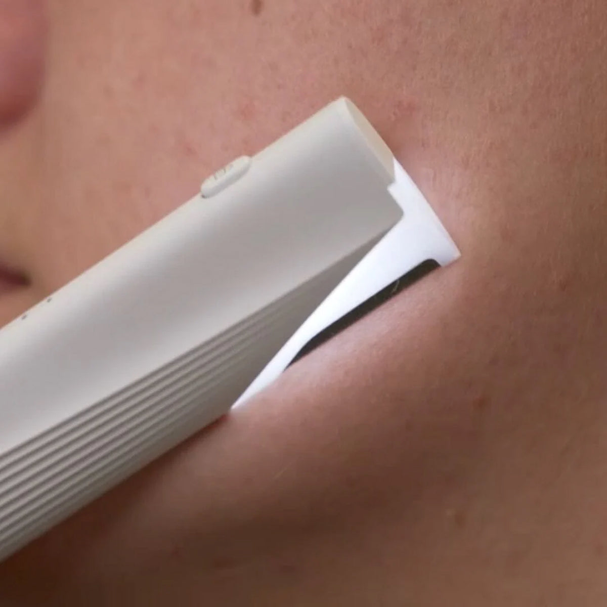 Appareil de dermaplaning sonique avec éclairage LED pour le visage et les sourcils | 3 vitesses, soin du visage | Sulvida