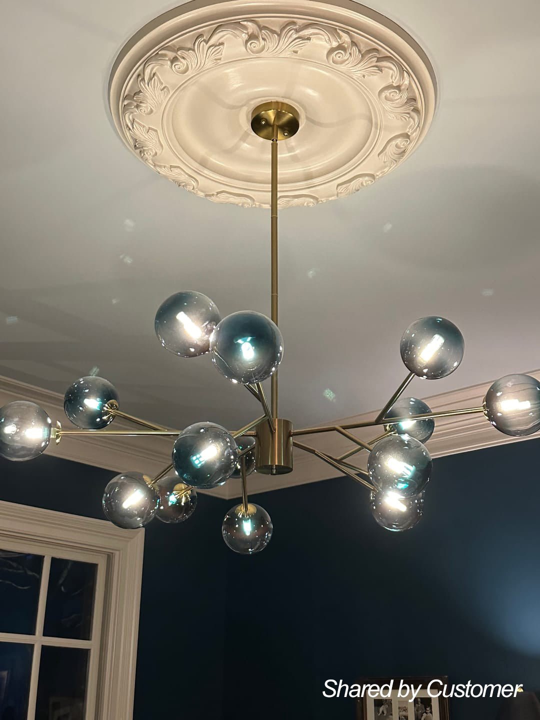 Hedendaagse kroonluchter 15 blauwe glazen bollen takkenontwerp zwart goud modern interieur verlichting | Sulvida