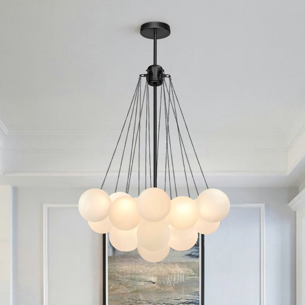 Glazen Bellenhanglamp Mat Opaal Cluster 19 of 37 Bollen Goud Zwart Modern Design Eetkamer Woonkamer E26 | Sulvida