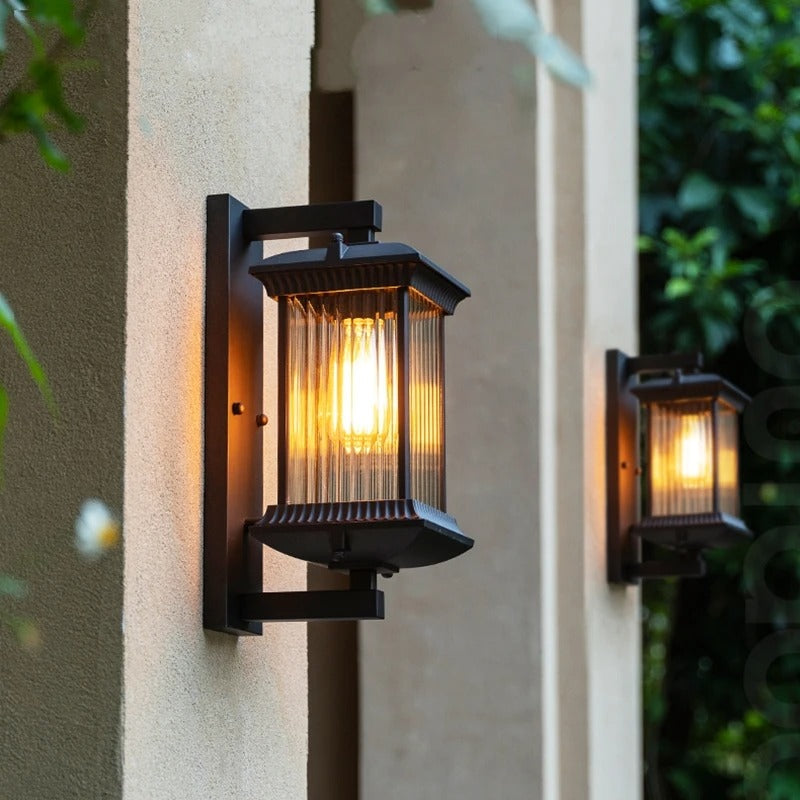 Geribbelde glazen buitenlamp metaal IP65 35 cm hoog voor terras tuin entree wandverlichting buitenmuur | Sulvida