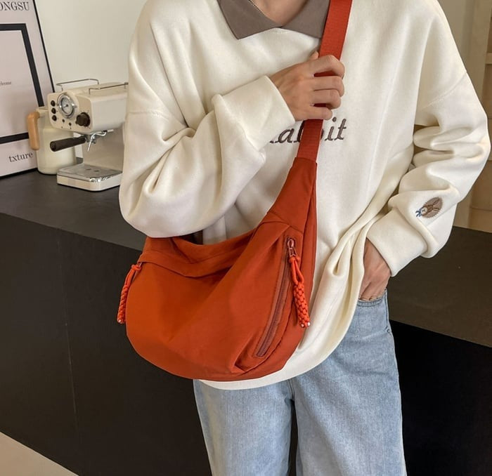Sac bandoulière en nylon en forme de demi-lune, réglable, léger, pour un usage quotidien, imperméable, pour femme | Sulvida