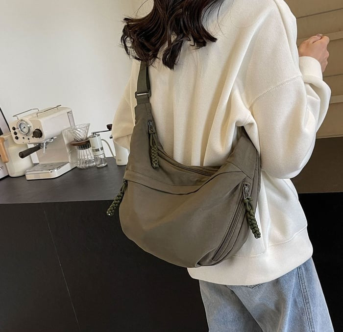 Sac bandoulière en nylon en forme de demi-lune, réglable, léger, pour un usage quotidien, imperméable, pour femme | Sulvida