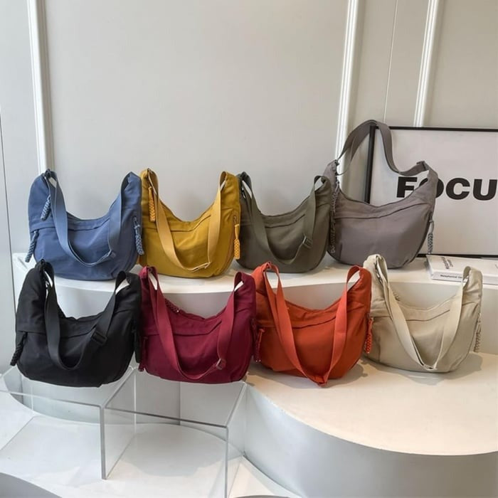 Sac bandoulière en nylon en forme de demi-lune, réglable, léger, pour un usage quotidien, imperméable, pour femme | Sulvida