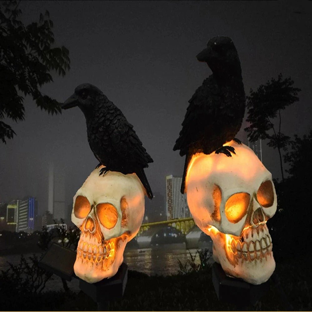 Zonne-energie Schedel LED Lamp met Raaf voor Tuin Halloween Decoratie Sfeervolle Buitenverlichting Gotisch | Sulvida