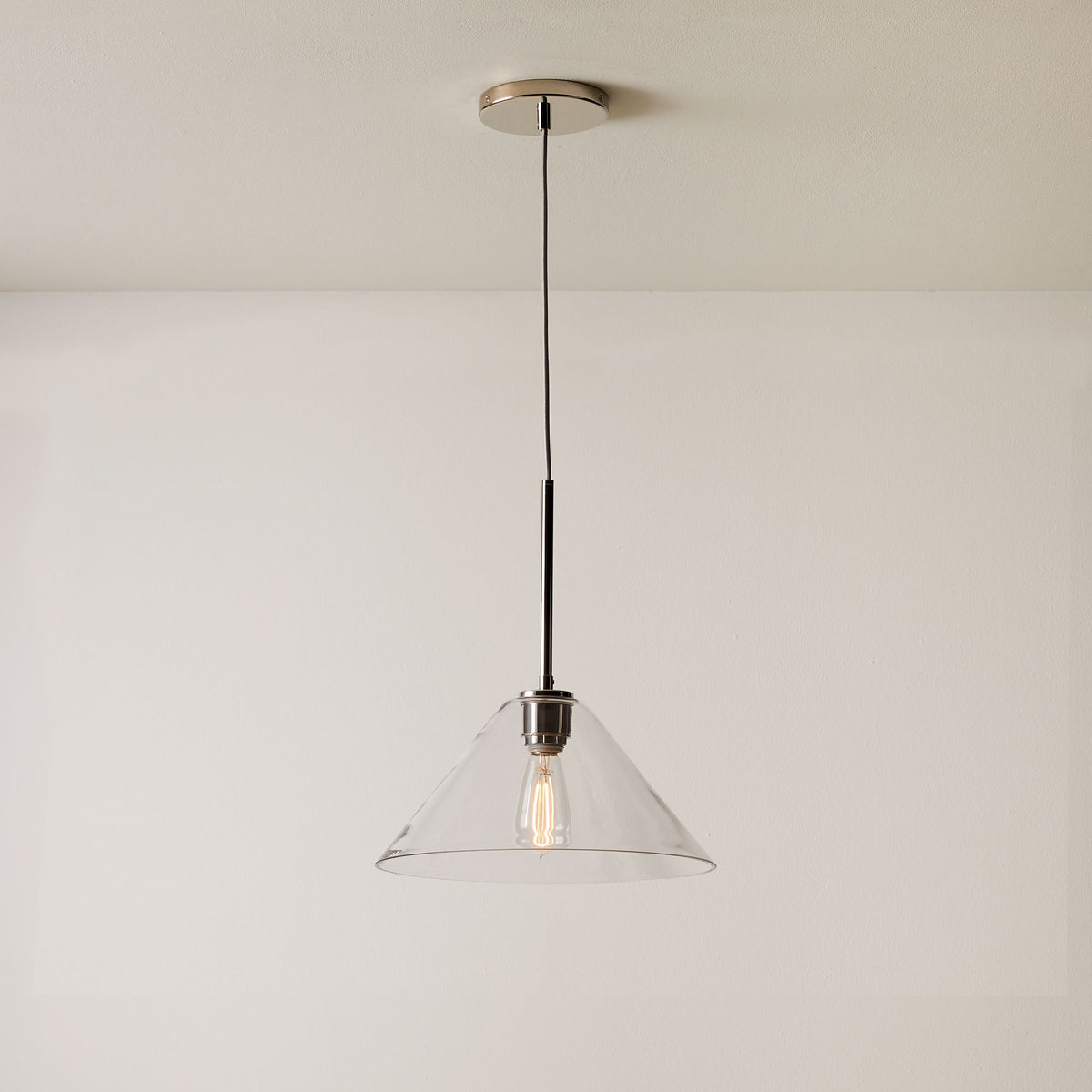 Glazen Hanglamp Kegelvorm voor Keuken Eetkamer Woonkamer Industriële Stijl Metalen Armatuur Designverlichting | Sulvida
