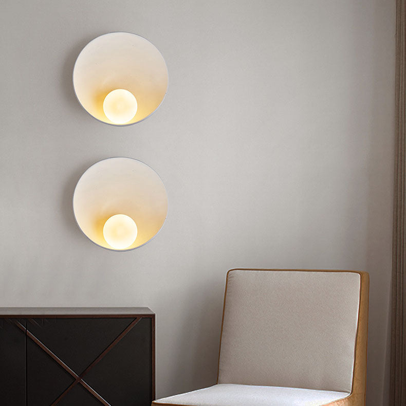 Ronde Wandlamp Met Hars En IJzeren Kap Minimalistische Verlichting Woon- En Slaapkamer Warm Wit Licht | Sulvida