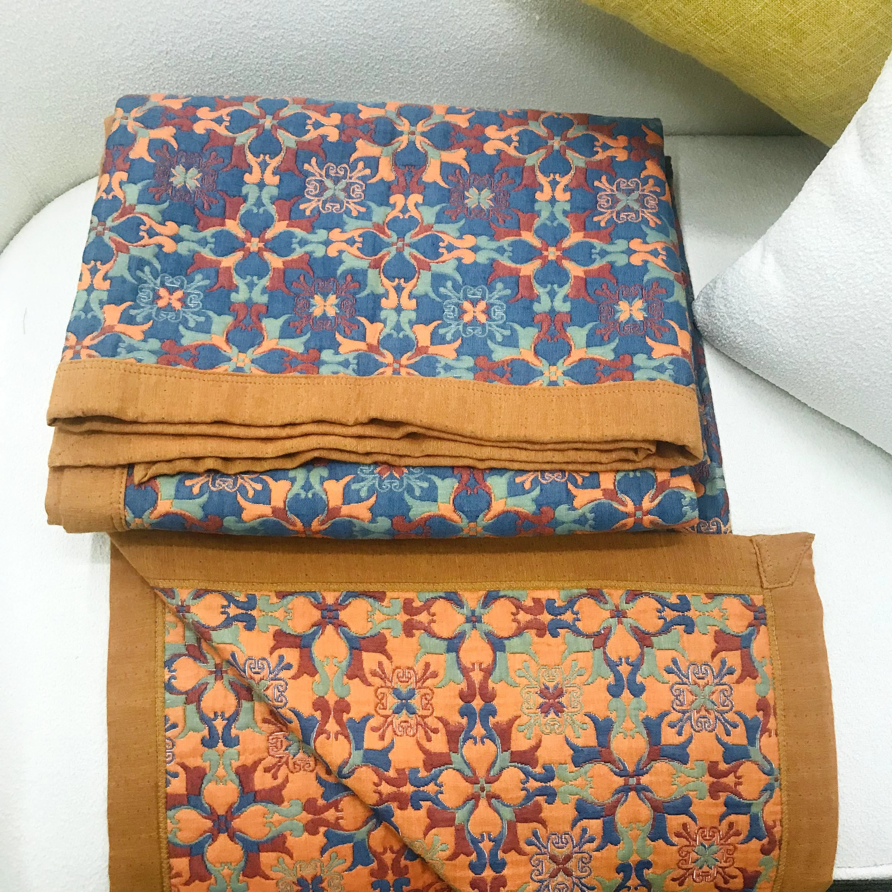 Zeslaags Katoenen Quilt Oranje en Blauw Patroon Omkeerbaar Dekbed Ademend Bedtextiel voor Modern Slaapkamerinterieur | Sulvida