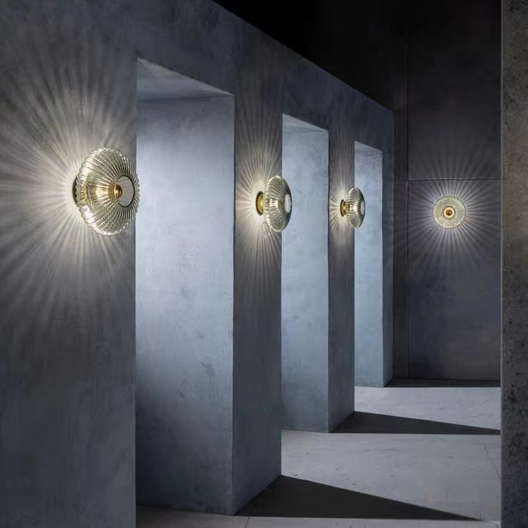 Glazen wandlamp met gestreept glas 24 cm ijzeren behuizing voor woonkamer slaapkamer hal gang Nordic design | Sulvida