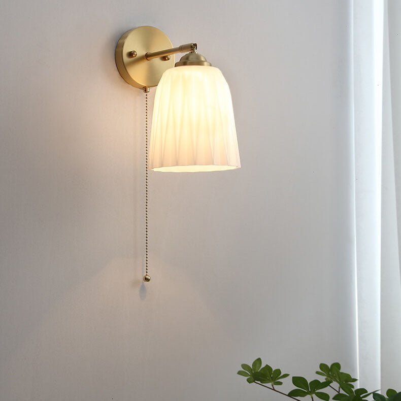 Wandlamp Gesatineerd Wit Glas Messing Trekschakelaar Moderne Slaapkamerverlichting Nordic Gestreept Design | Sulvida
