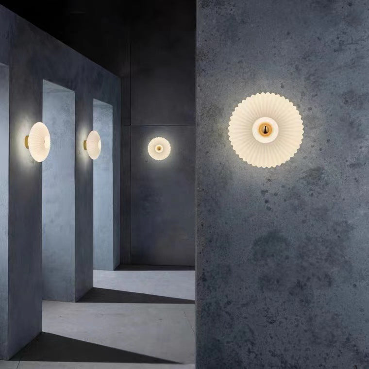 Glazen wandlamp met gestreept glas 24 cm ijzeren behuizing voor woonkamer slaapkamer hal gang Nordic design | Sulvida