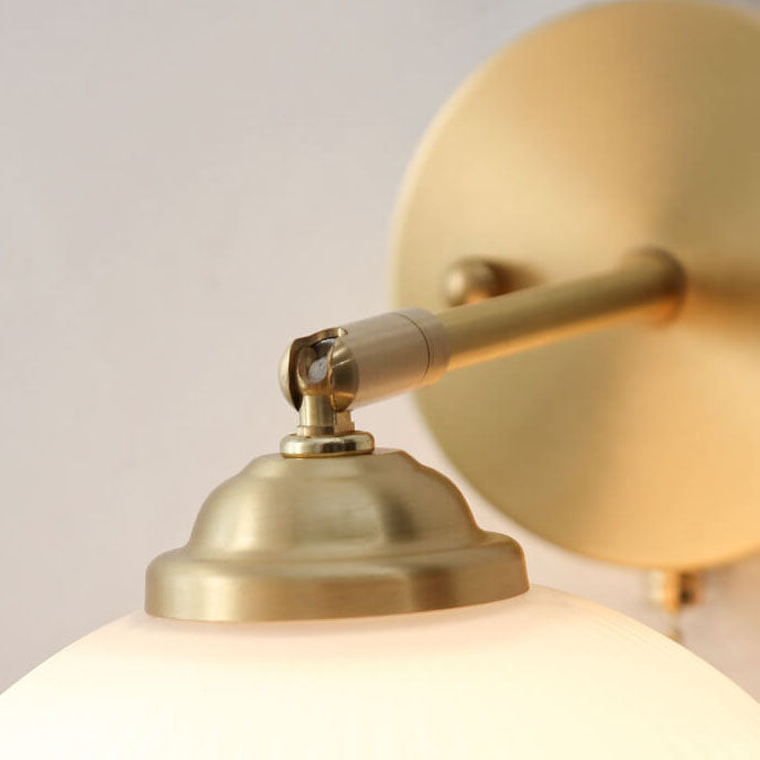 Wandlamp Gesatineerd Wit Glas Messing Trekschakelaar Moderne Slaapkamerverlichting Nordic Gestreept Design | Sulvida