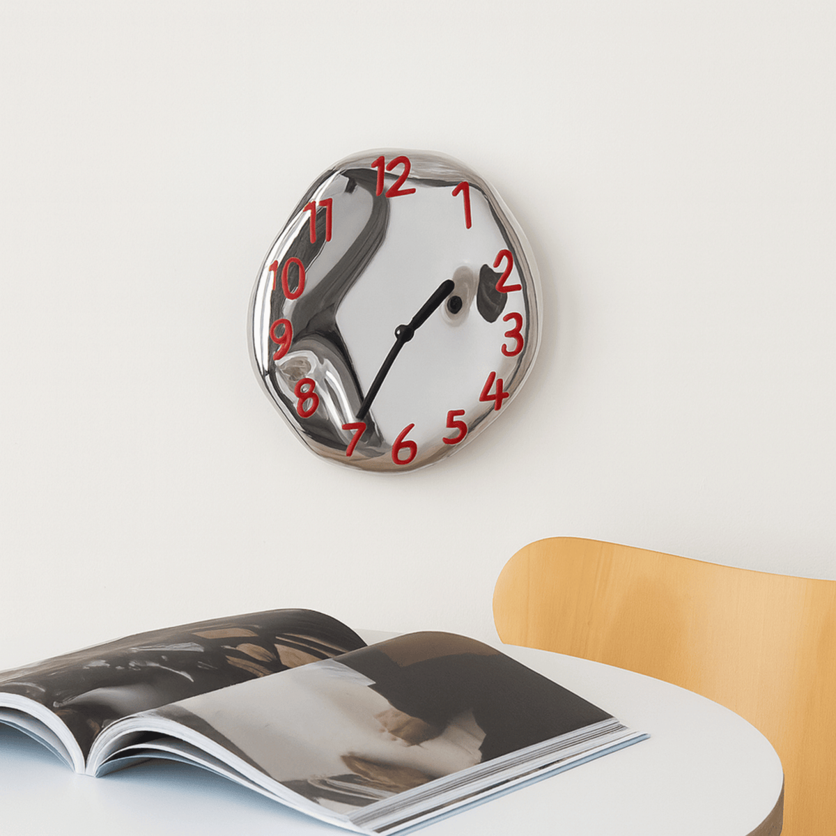Keramische wandklok met chroomafwerking modern design stille uurwerk decoratief wonen woonkamer interieur | Sulvida