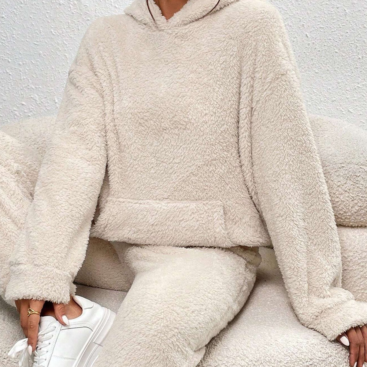 Teddy Huispak met Capuchon Kangoeroezak Dames Winter Loungewear Fleece Homewear Comfortset Relaxkleding | Sulvida
