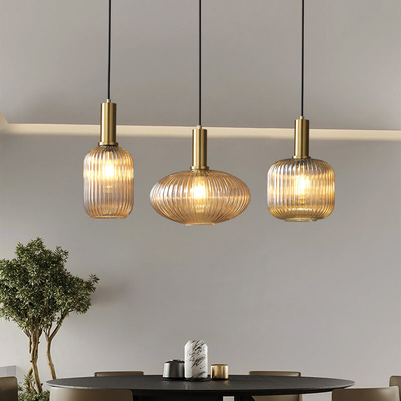 Glazen hanglamp met gestreept design één lichtpunt modern minimalistisch sfeervol woonkamer eetkamer | Sulvida
