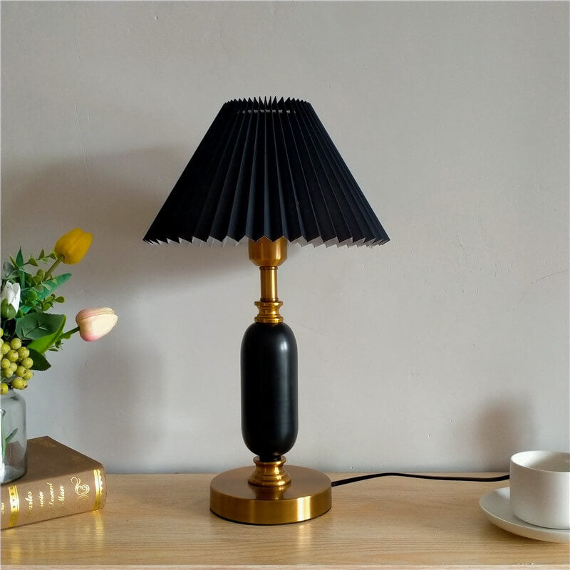 Klassieke Tafellamp met Plissé Kap Stof Metalen Voet Sfeerlicht Slaapkamer Nachtkastje Bureau Verlichting | Sulvida