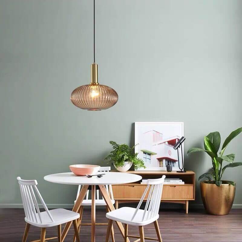 Glazen hanglamp met gestreept design één lichtpunt modern minimalistisch sfeervol woonkamer eetkamer | Sulvida