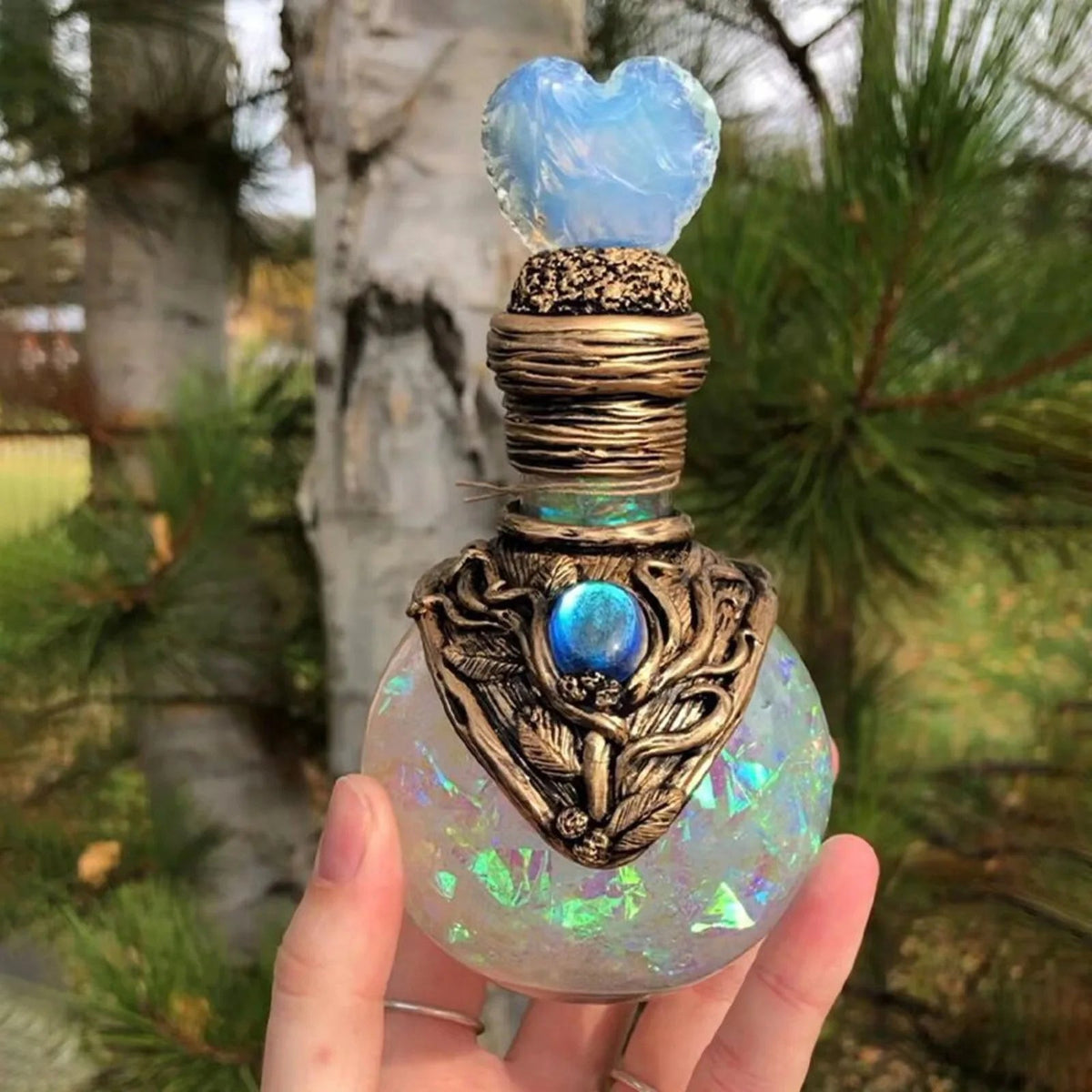 Decoratieve Hars Fles met Mystieke Gloed – Fantasy Flesornament voor Bureau Woonkamer Decoratie Sfeer | Sulvida