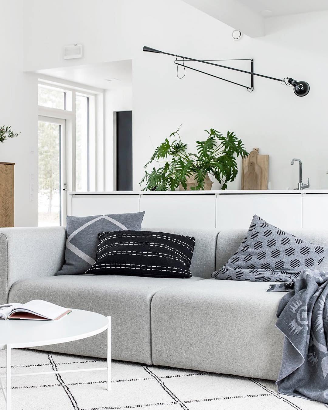 Industriële Wandlamp met Verstelbare Arm Metaal Zwart Wit 135cm 205cm Leeslamp Sfeerlicht Woonkamer Kantoor | Sulvida