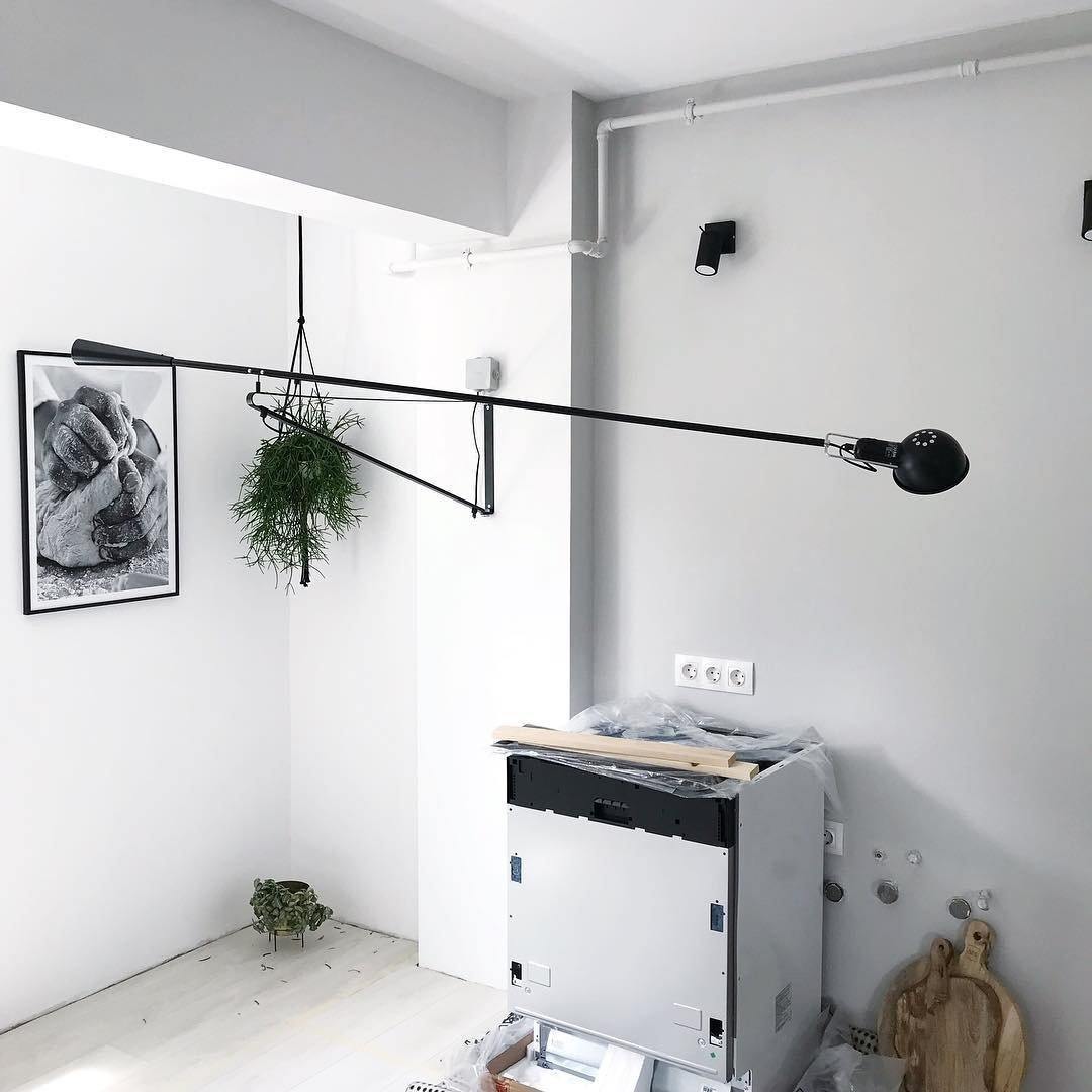 Industriële Wandlamp met Verstelbare Arm Metaal Zwart Wit 135cm 205cm Leeslamp Sfeerlicht Woonkamer Kantoor | Sulvida