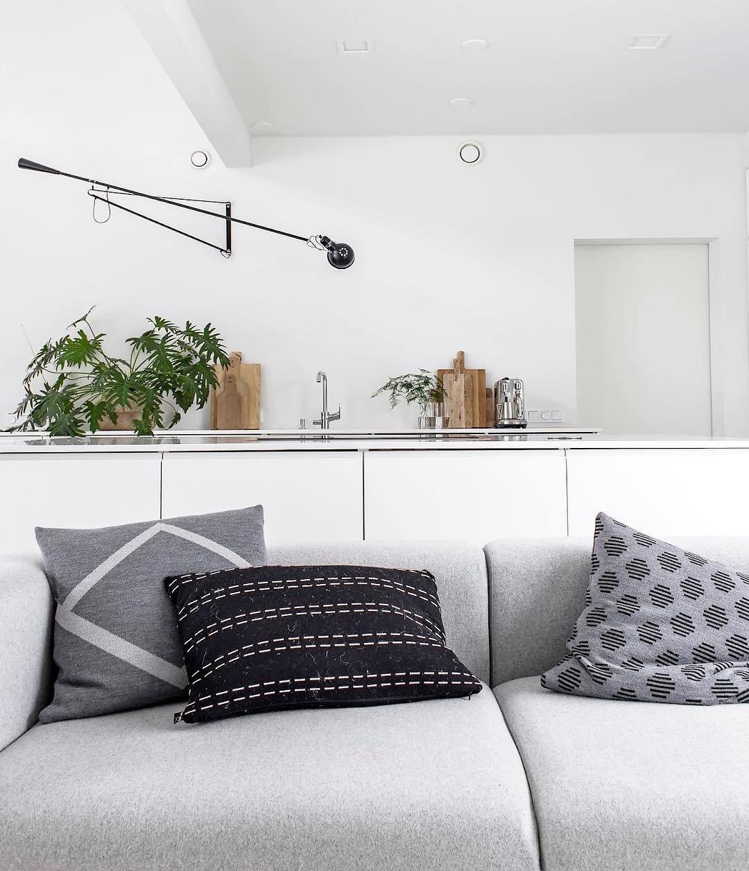 Industriële Wandlamp met Verstelbare Arm Metaal Zwart Wit 135cm 205cm Leeslamp Sfeerlicht Woonkamer Kantoor | Sulvida