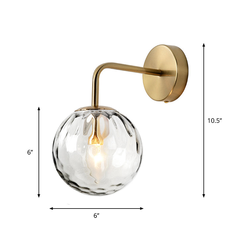 Wandlamp met glazen bolkap en gestructureerde finish voor sfeervolle wandverlichting gouden armatuur | Sulvida