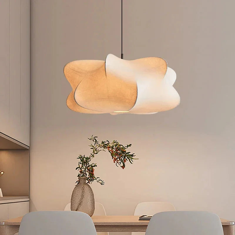 Zijden hanglamp met Japans geïnspireerd design LED warm wit licht voor woonkamer eetkamer salon modern interieur | Sulvida