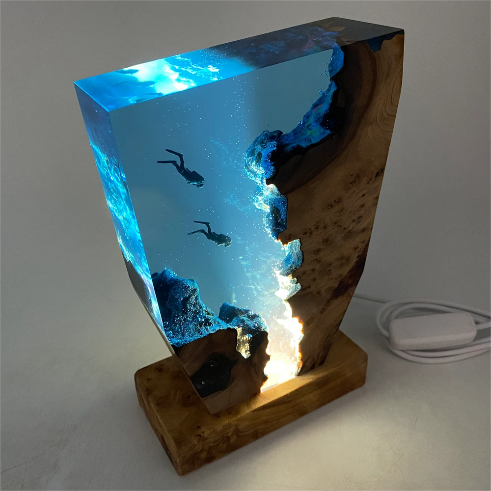 Lampe abyssale en résine avec figurine de plongeurs, lampe de table USB, veilleuse LED décorative, thème nautique, lumière d’ambiance | Sulvida