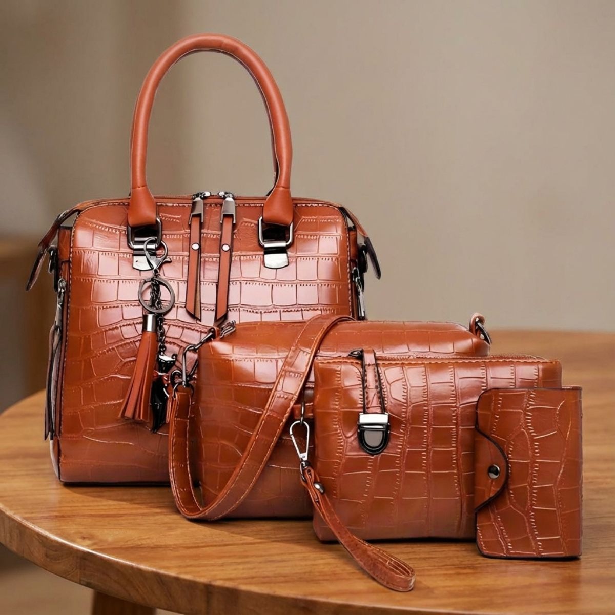 Ensemble de 4 sacs de luxe au design moderne en cuir pour un usage quotidien, sacs à main élégants pour femme, noir et marron | Sulvida