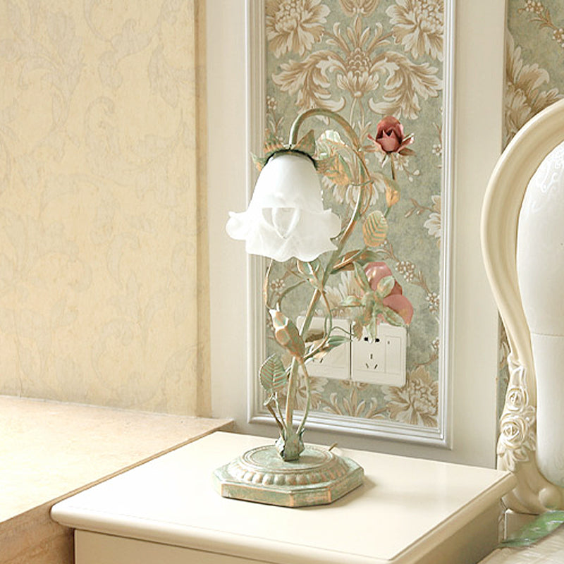 Metalen tafellamp met bloemmotief groen wit voor slaapkamer vintage shabby chic nachtkastje verlichting | Sulvida