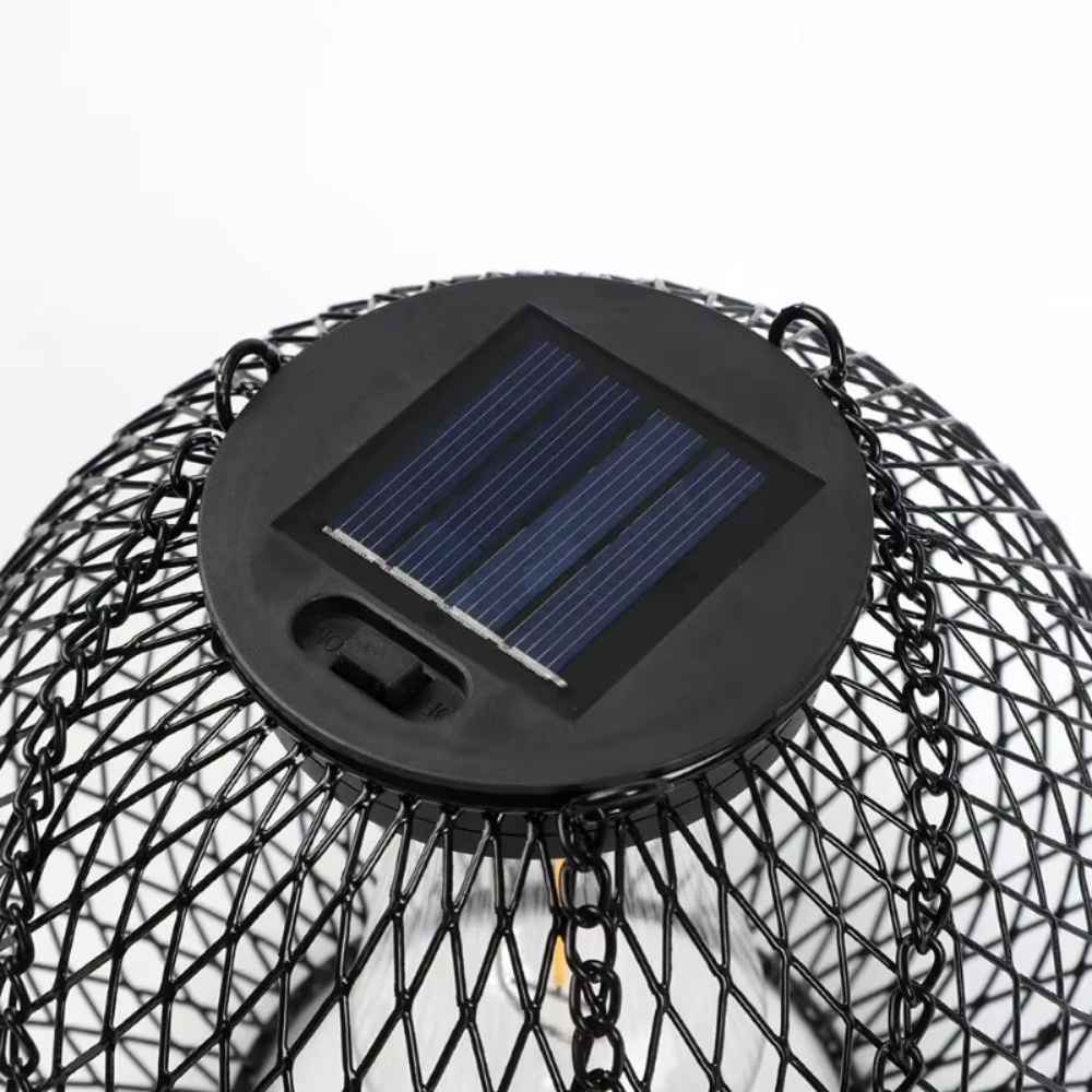 Decoratieve tuinlantaarn met zonne-energie en schemersensor voor sfeervolle terras en pad verlichting | Sulvida