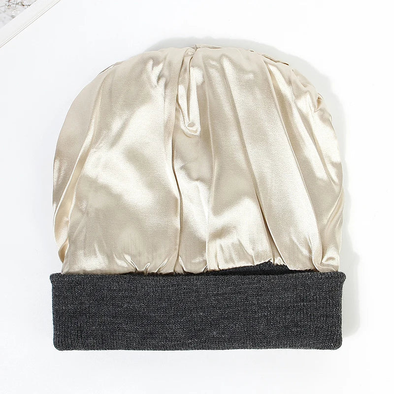 Satijnen Gevoerde Muts met Haarbescherming voor Dames – Warme Winterbeanie met Zachte Satijnen Voering | Sulvida