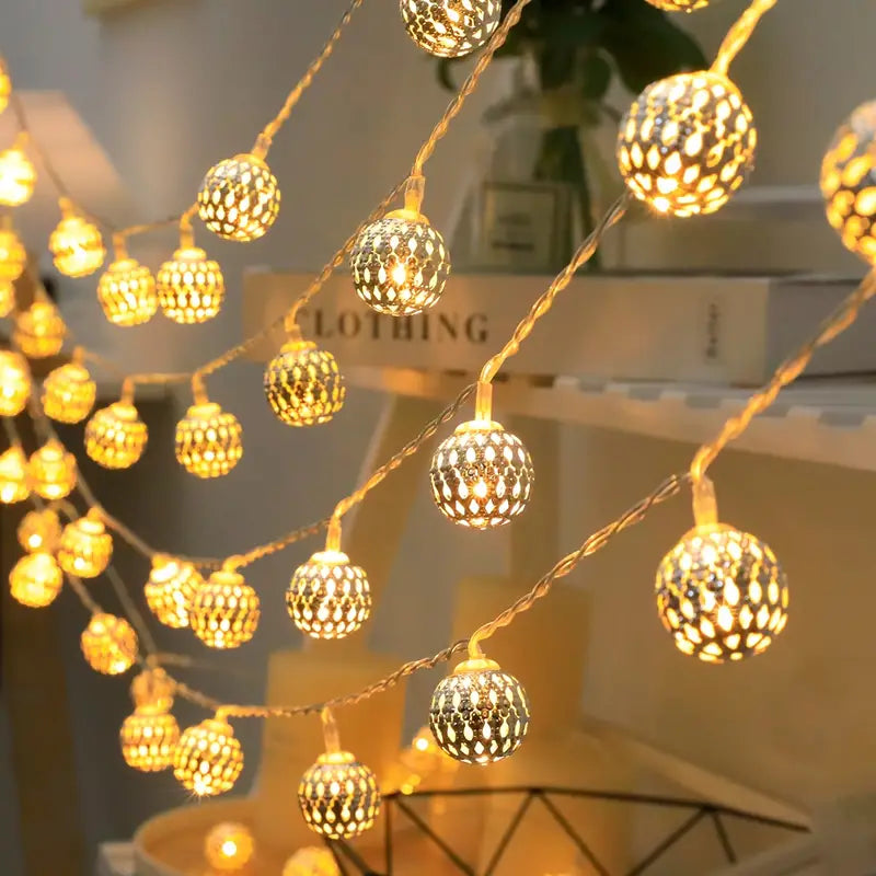 Decoratieve lichtslinger metaal bolvormig oosters warm wit LED sfeerverlichting voor terras tuin balkon buiten | Sulvida