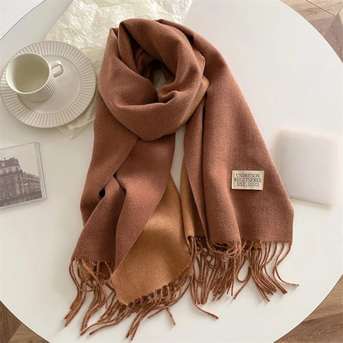 Écharpe pashmina réversible à pompons – Châle doux et luxueux pour femmes – Écharpe de mode polyvalente | Sulvida