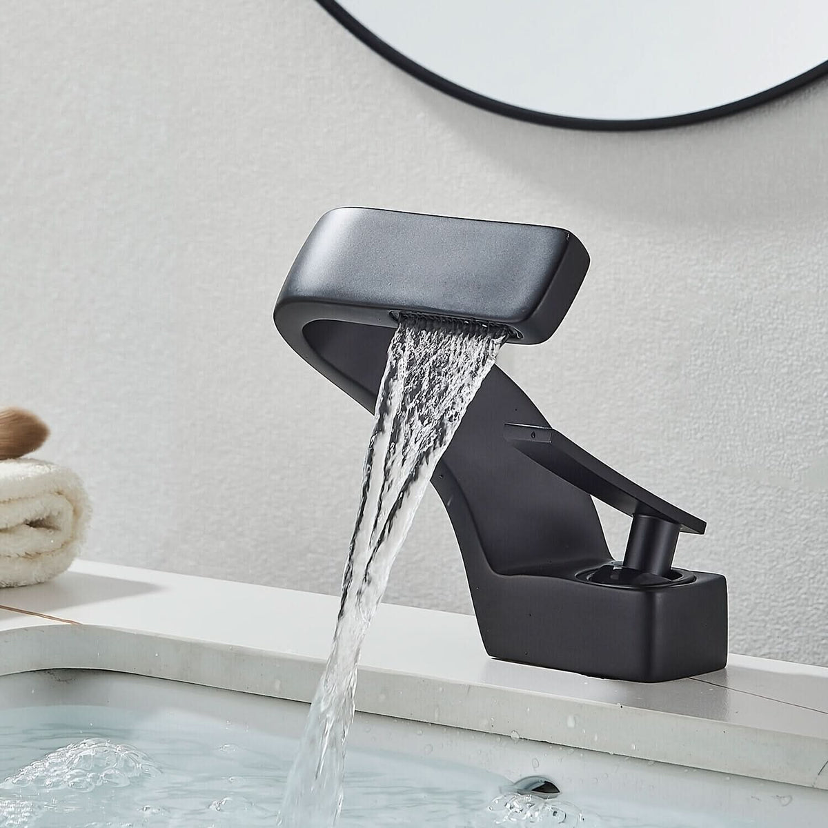 Robinet de salle de bains moderne à effet cascade en acier inoxydable, avec large bec, noir, chromé, doré, mitigeur de lavabo | Sulvida