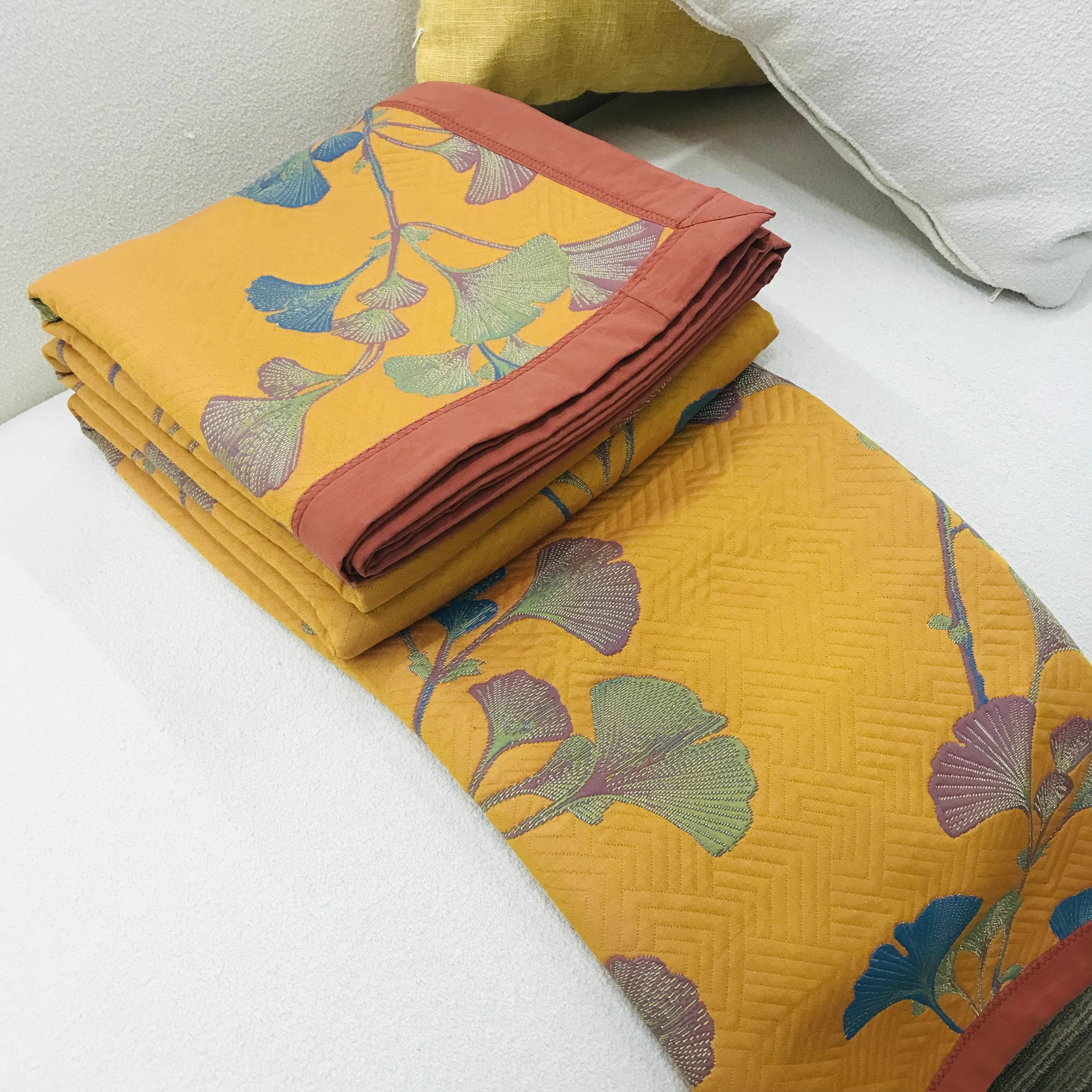 Omkeerbare Quilt met Ginkgobladmotief – Luxe Jacquard Beddengoed van Katoen en Sojavezel voor Queen Size en King Size Bedden | Sulvida
