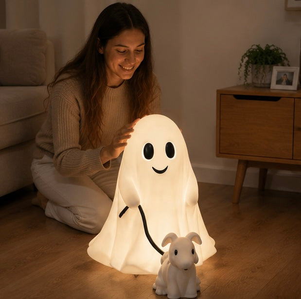 Spookachtig Hondenbeeld met Lakentje – Decoratief Halloween Tafelfiguurtje Hond voor Griezelige Sfeer | Sulvida