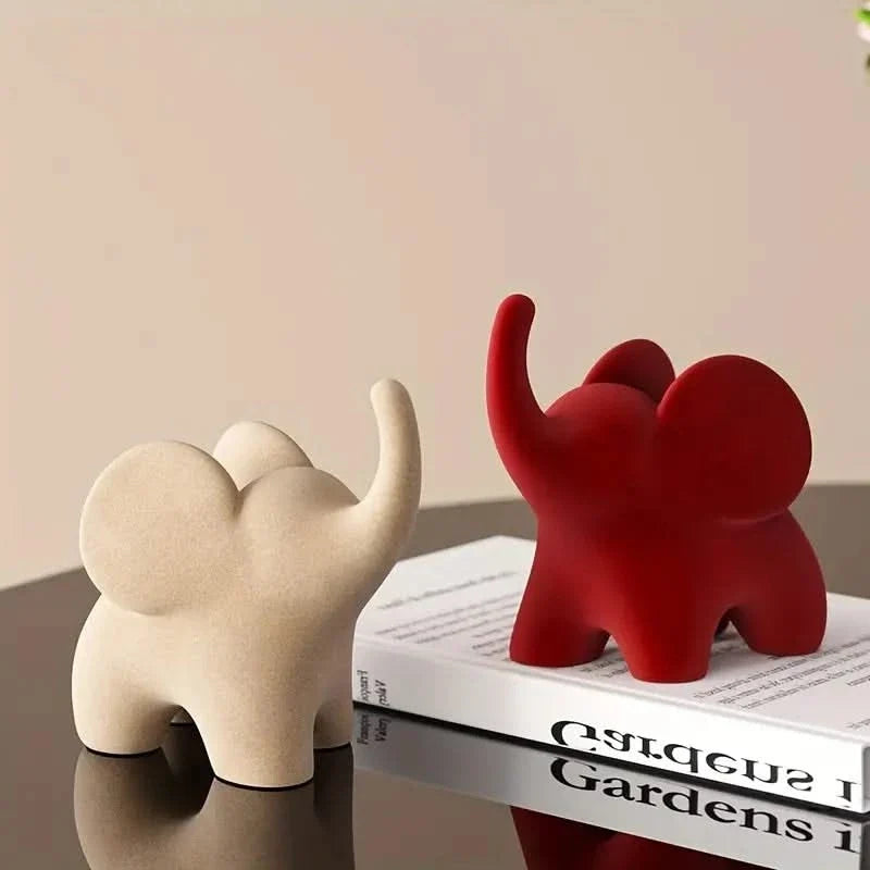 Olifantenfiguur met Flocked Afwerking Beige of Rood – Decoratief Harsbeeld Woonaccessoire 9,5×5,4×9,7 cm | Sulvida