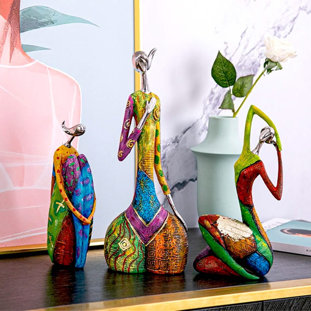 Abstracte Kleurrijke Vrouwensculptuur in Resin Woondecoratie Beeldje Kunstaccent Modern Design Interieur | Sulvida