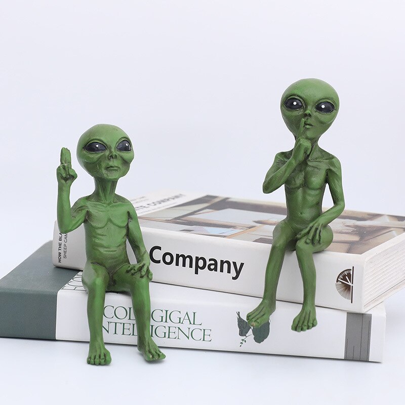 Decoratief Buitenbeeld Hars Alien Figuur Tuin Ontspannen Houding Sculptuur Groen Grijs Weerbestendig UV-Beschermd | Sulvida