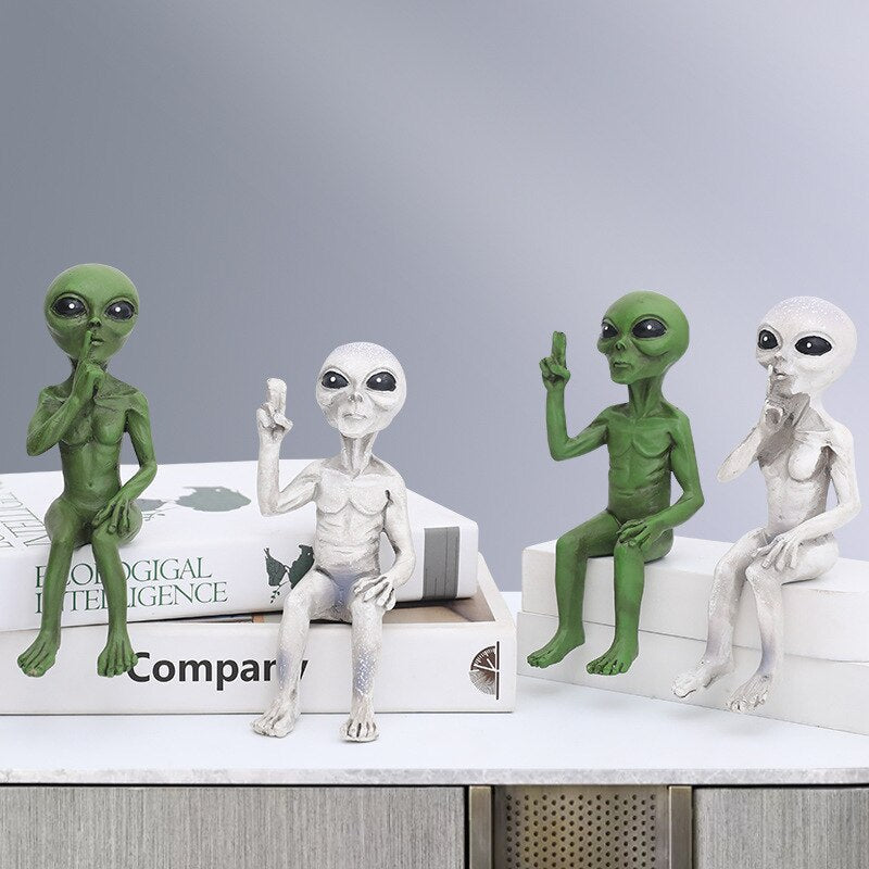 Decoratief Buitenbeeld Hars Alien Figuur Tuin Ontspannen Houding Sculptuur Groen Grijs Weerbestendig UV-Beschermd | Sulvida