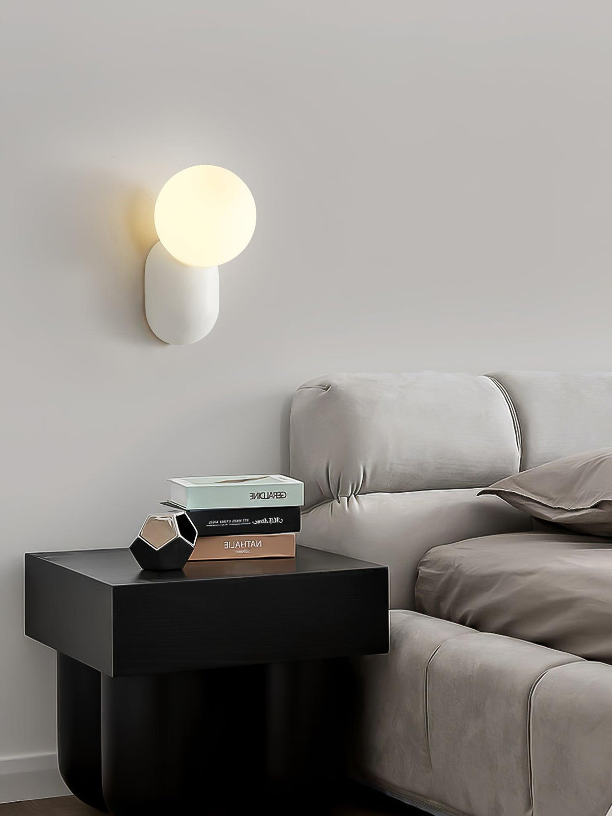 Minimalistische Wandlamp met Glazen Bol Sfeervolle Muuverlichting Roze Zwart Wit Grijs Retro Slaapkamer | Sulvida