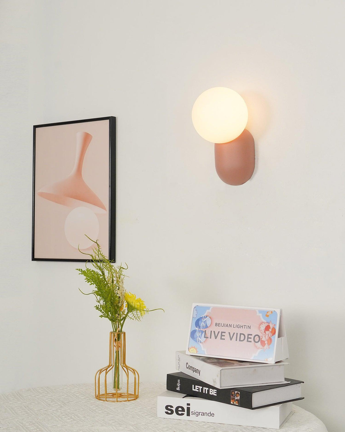 Minimalistische Wandlamp met Glazen Bol Sfeervolle Muuverlichting Roze Zwart Wit Grijs Retro Slaapkamer | Sulvida
