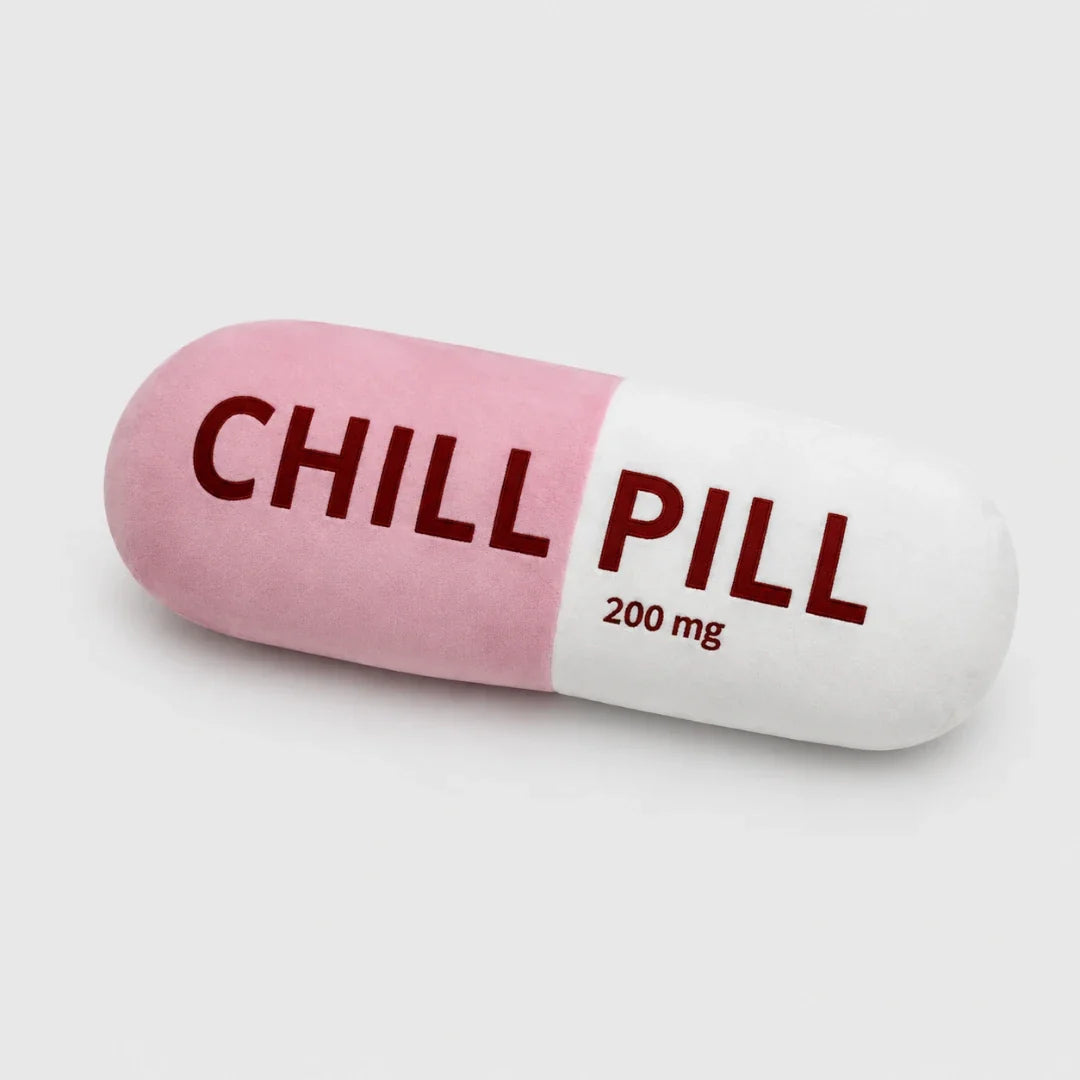 Pluchen capsulekussen 14×6 cm roze comfort sierkussen chill pill pillow decoratief woonkamer slaapkamer | Sulvida